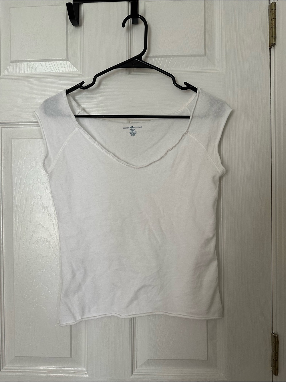 Brandy Melville Classic White Women’s Scoop Neck Tank Top